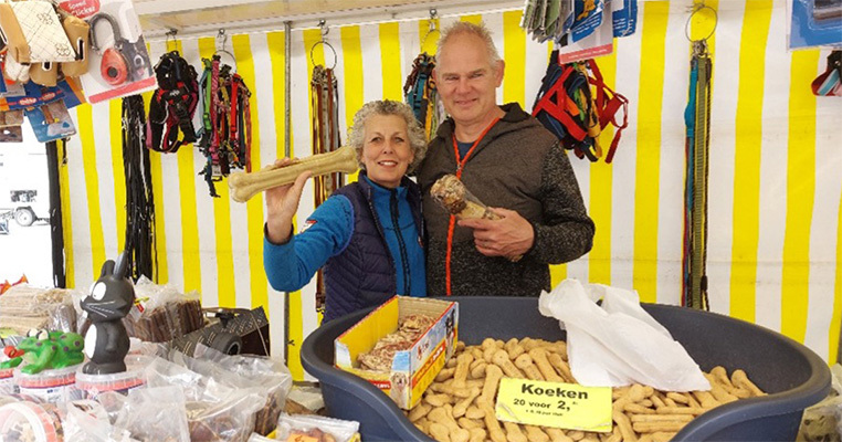 Markt - Karin en Jeroen van Petfair