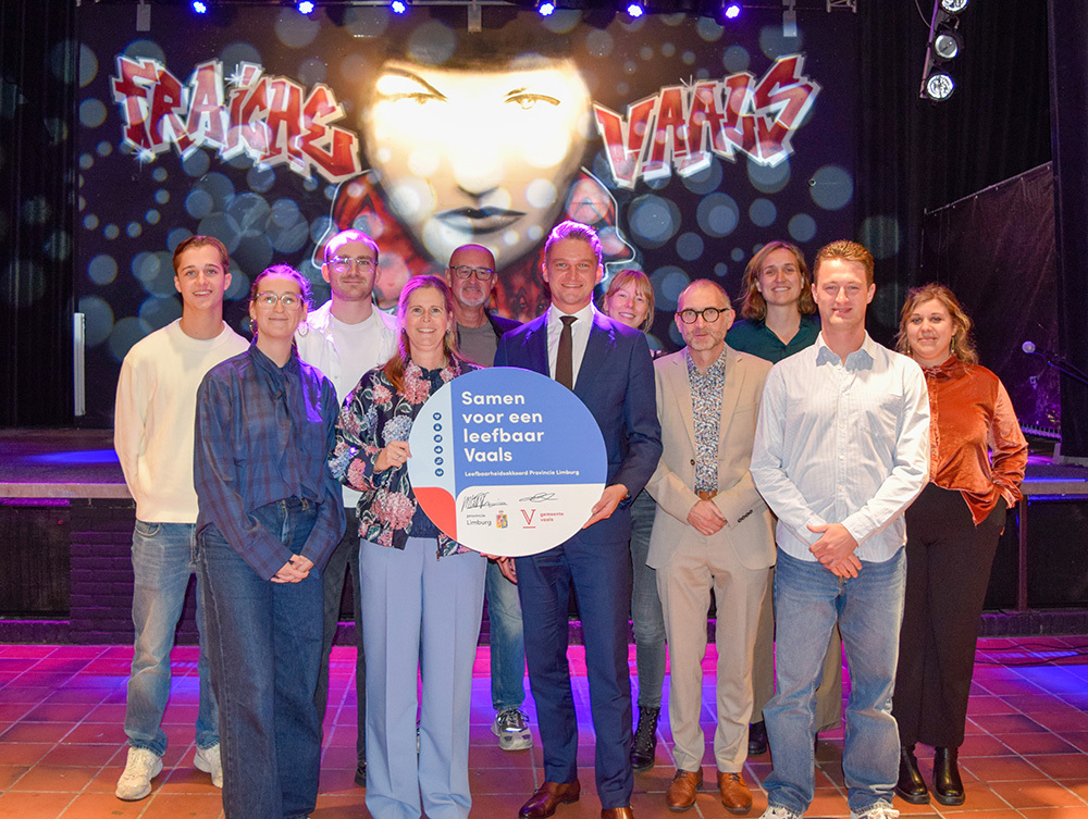 Groepsfoto ondertekening Leefbaarheidsakkoord
