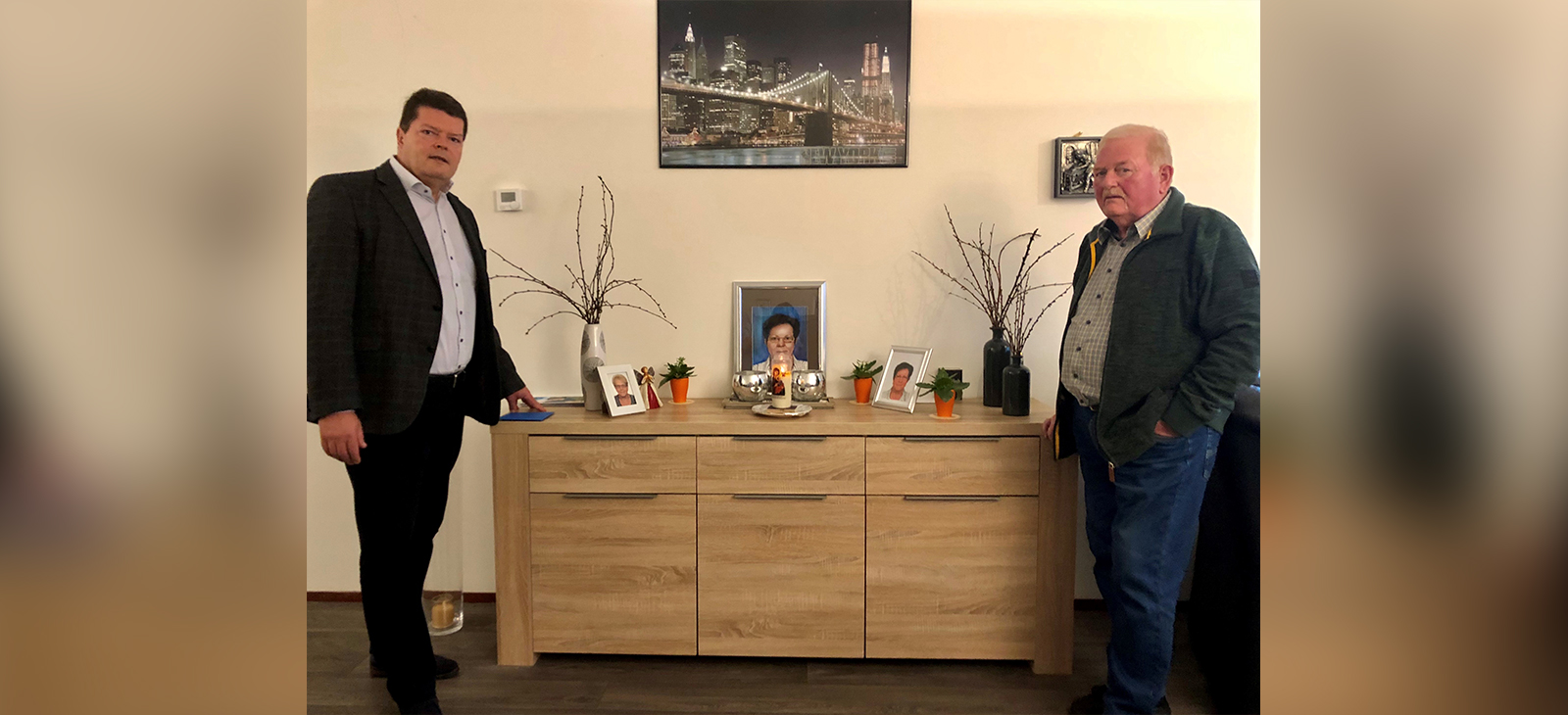 Burgemeester Harry Leunessen op bezoek bij Hub Hassert uit Vaals